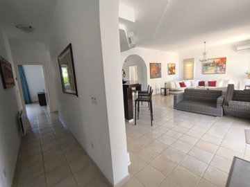 Detached Villa For Sale  in  Peyia - Coral Bay
