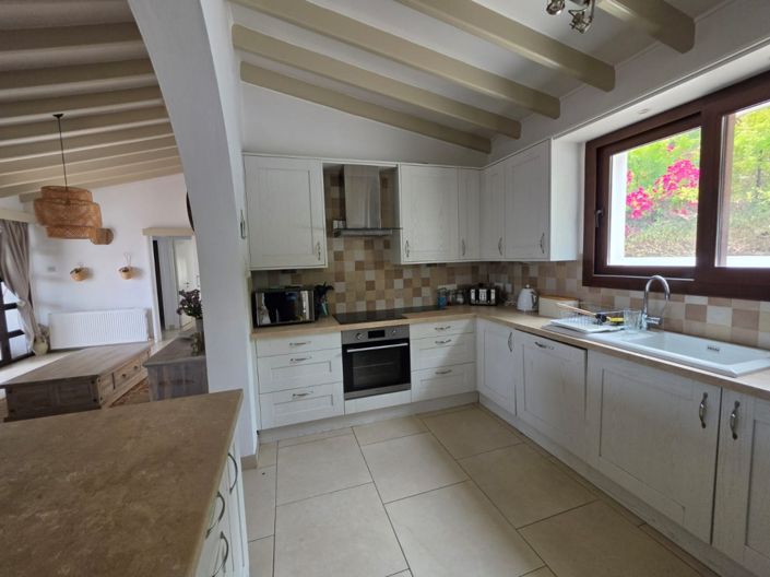 Image No.11-4 Bed Bungalow for sale
