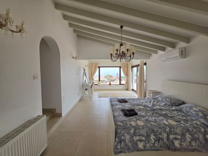Image No.25-4 Bed Bungalow for sale