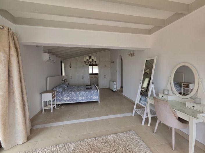 Image No.28-4 Bed Bungalow for sale