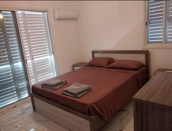 Image No.12-3 Bed Townhouse for sale
