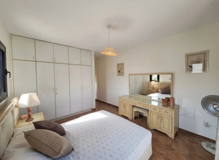 Image No.8-3 Bed Apartment for sale