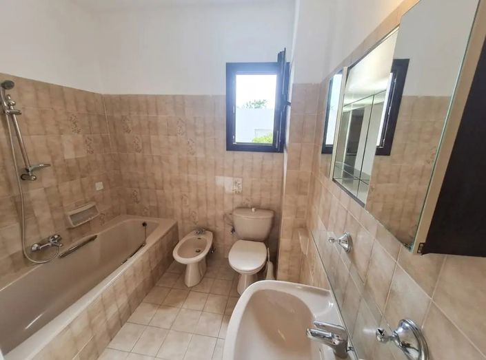 Image No.9-3 Bed Apartment for sale