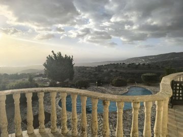 Detached Villa For Sale  in  Akoursos