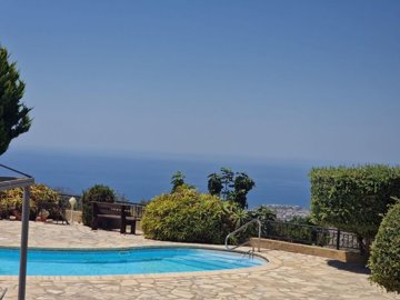 Detached Villa For Sale  in  Akoursos