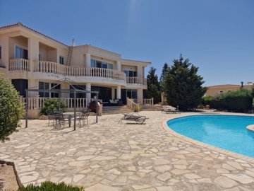Detached Villa For Sale  in  Akoursos