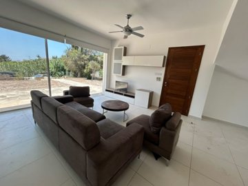 Detached Villa For Sale  in  Chlorakas