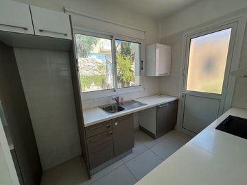 Detached Villa For Sale  in  Chlorakas