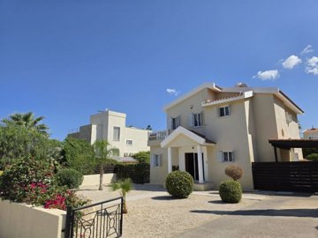 Detached Villa For Sale  in  Peyia - Sea Caves