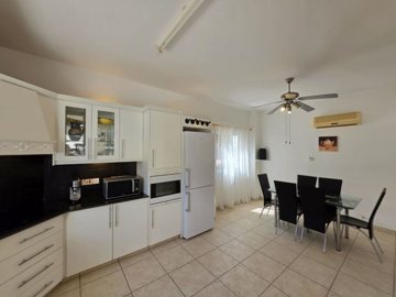 Detached Villa For Sale  in  Peyia - Sea Caves