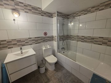 Apartment For Sale  in  Peyia