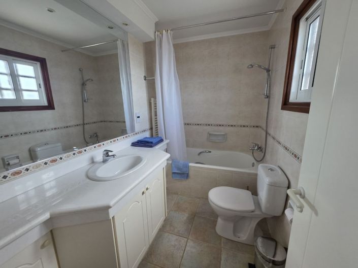Image No.29-3 Bed Villa for sale