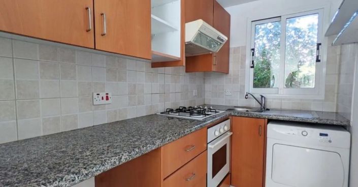 Image No.8-2 Bed Townhouse for sale