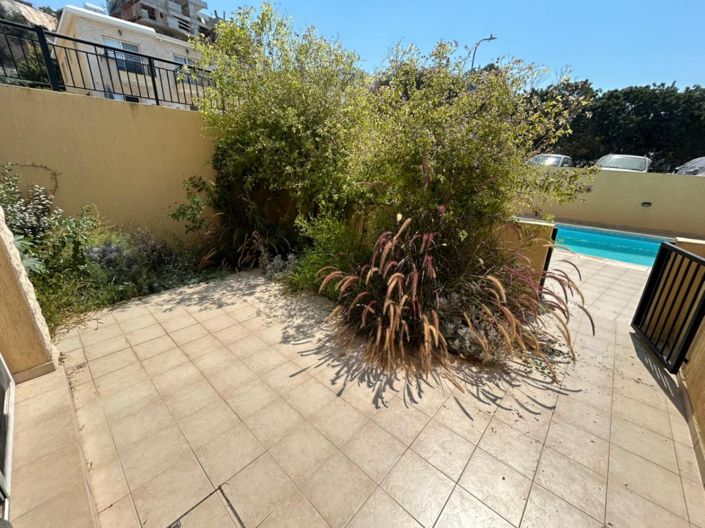 Image No.18-2 Bed Townhouse for sale