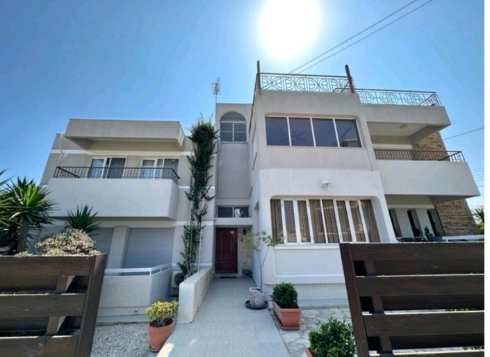 Image No.18-4 Bed Penthouse for sale