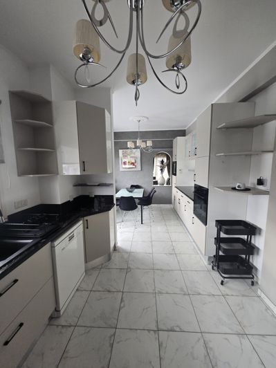 Image No.4-4 Bed Penthouse for sale