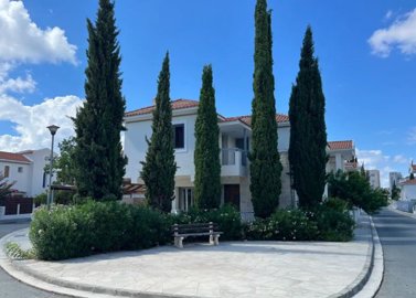 Detached Villa For Sale  in  Kato Paphos - Universal