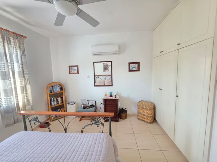 Image No.15-2 Bed Townhouse for sale