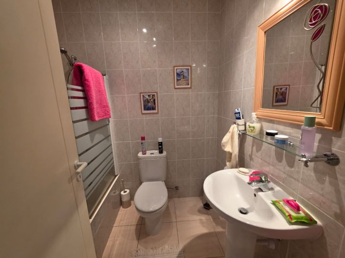Image No.16-2 Bed Townhouse for sale