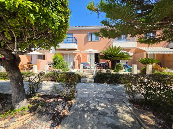 Image No.20-2 Bed Townhouse for sale