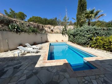 Detached Villa For Sale  in  Anavargos