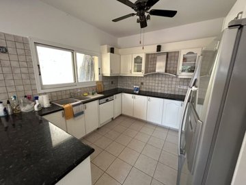 Detached Villa For Sale  in  Anavargos