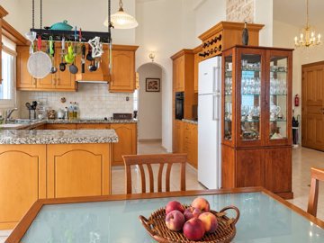 Bungalow For Sale  in  Kissonerga
