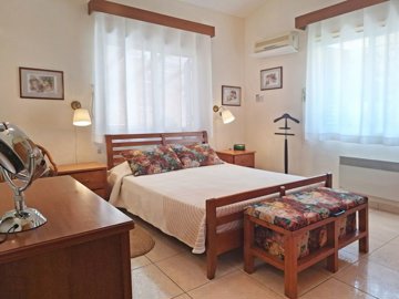 Bungalow For Sale  in  Kissonerga