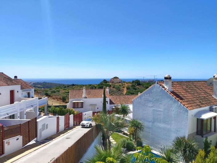Image No.1-4 Bed Semi-Detached for sale