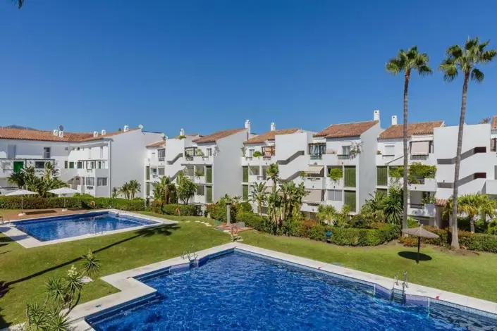 Image No.1-Appartement de 2 chambres à vendre à Estepona
