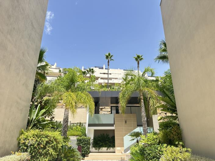 Image No.17-3 Bed Apartment for sale