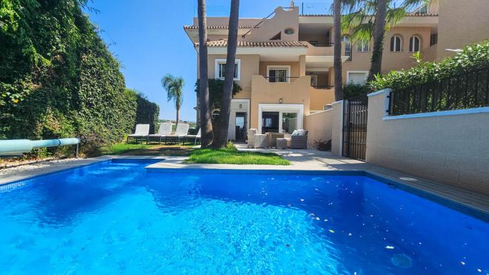 Image No.1-5 Bed House/Villa for sale