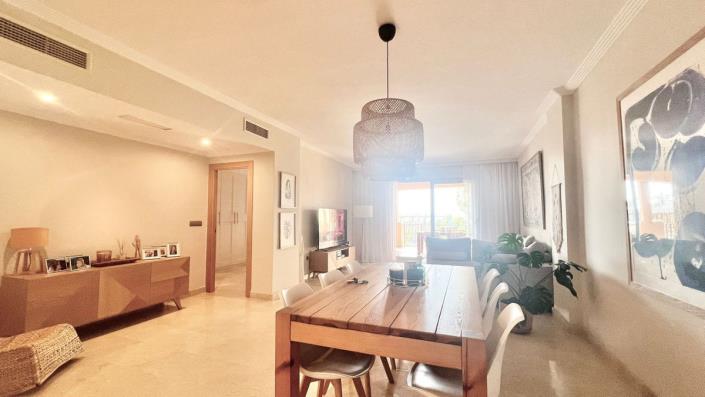 Image No.3-Appartement de 2 chambres à vendre à Estepona