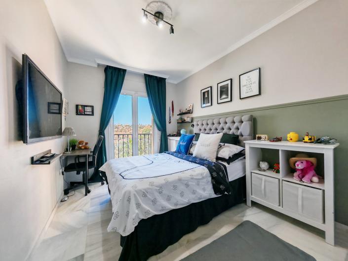 Image No.9-3 Bed Semi-Detached for sale