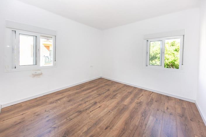 Image No.17-3 Bed Apartment for sale