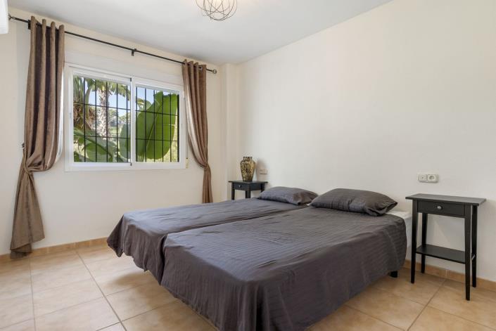 Image No.17-4 Bed Villa / Detached for sale