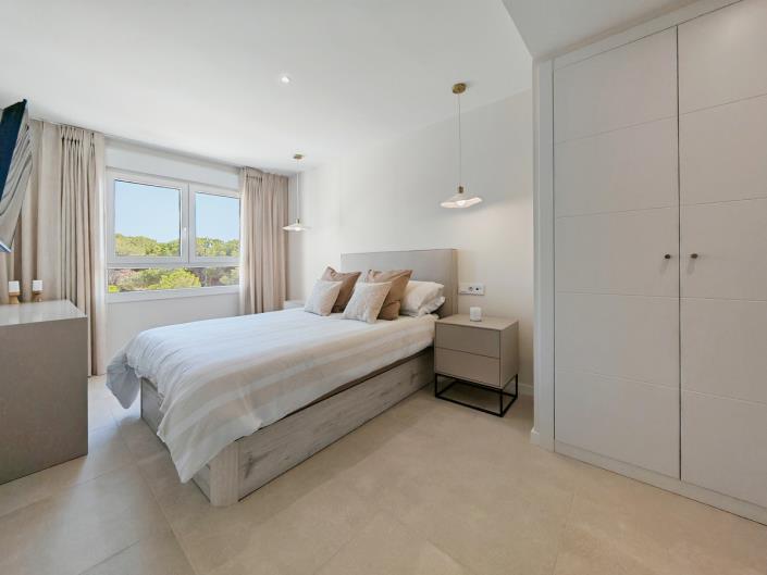 Image No.8-4 Bed Townhouse for sale