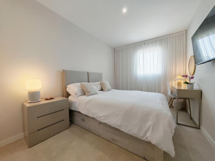 Image No.10-4 Bed Townhouse for sale