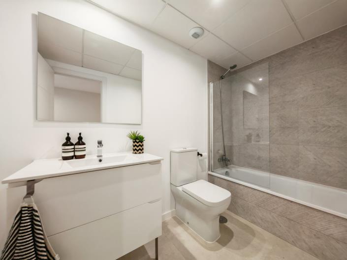 Image No.12-4 Bed Townhouse for sale