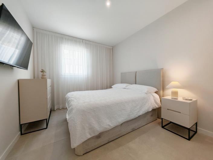 Image No.14-4 Bed Townhouse for sale