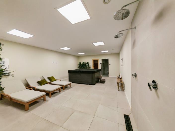 Image No.19-4 Bed Townhouse for sale