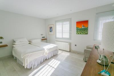 11-20939a0134ad724a8cb2a801094d15a4