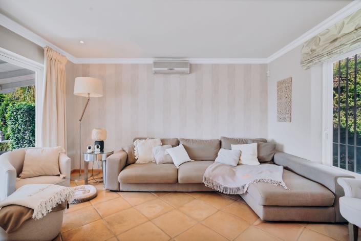 Image No.2-3 Bed Villa / Detached for sale