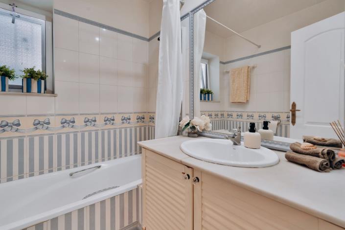 Image No.12-3 Bed Villa / Detached for sale