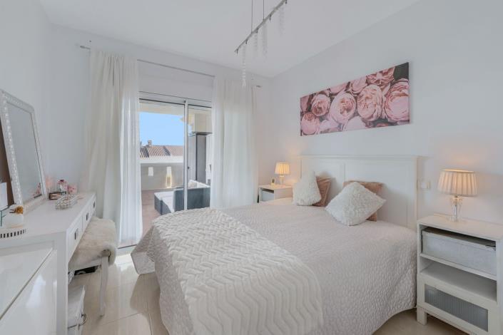 Image No.8-2 Bed Apartment for sale