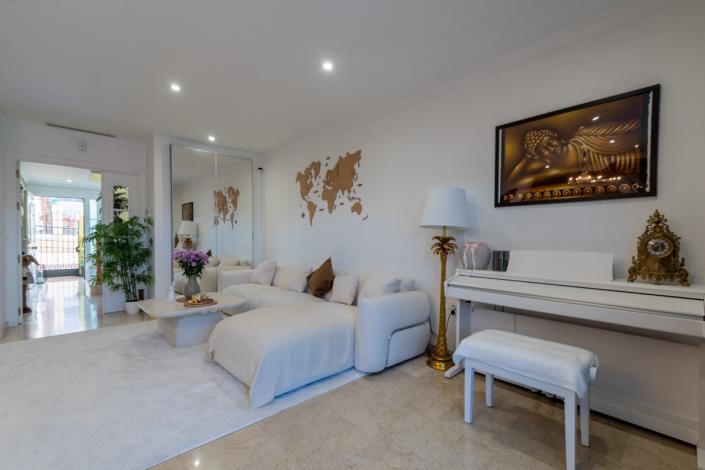 Image No.2-4 Bed Townhouse for sale