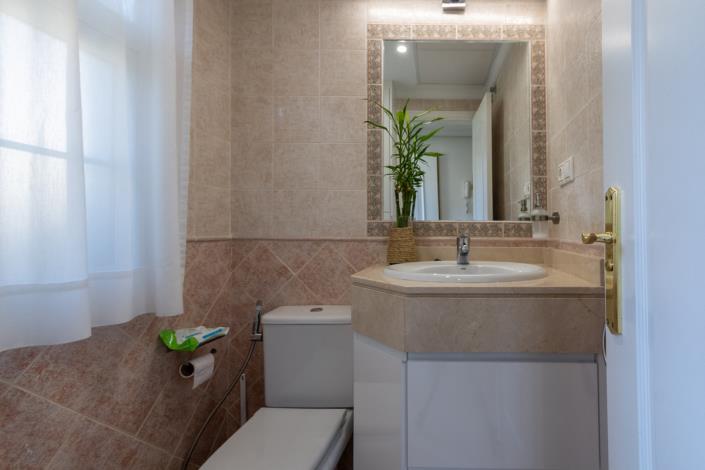 Image No.11-4 Bed Townhouse for sale