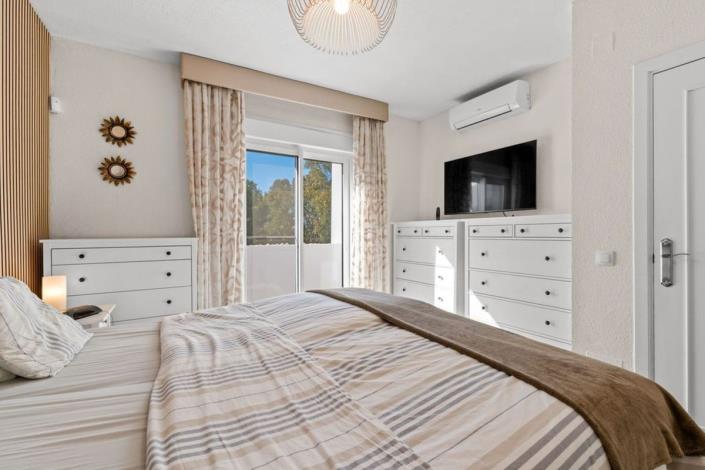 Image No.8-4 Bed Townhouse for sale