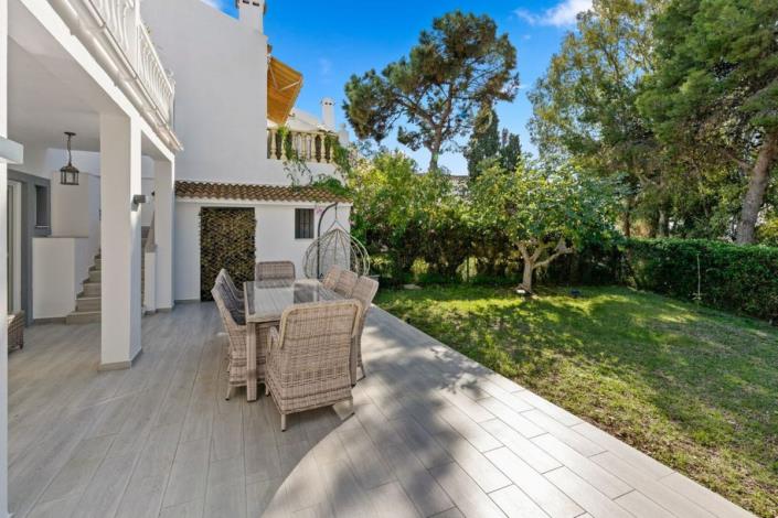 Image No.18-4 Bed Townhouse for sale