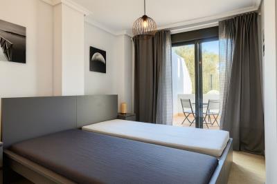 16-ec67b526875bf0124b6ce4328a754439